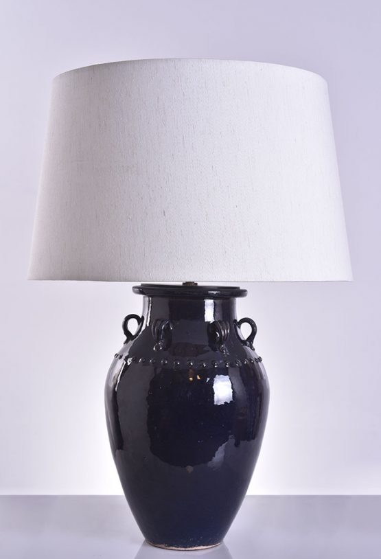 piment-rouge-custom-lighting-manufacturer-malia-black-lamp