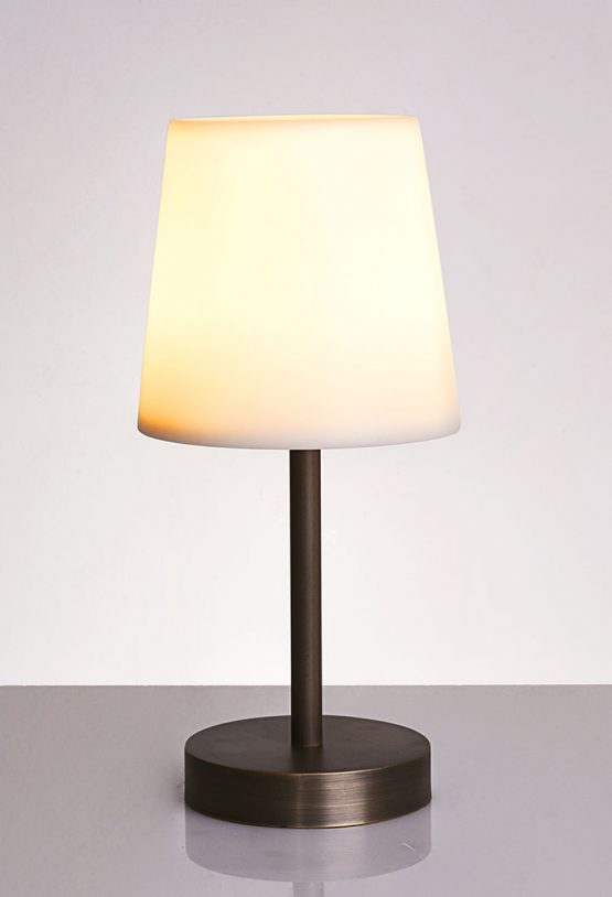 piment-rouge-custom-lighting-manufacturer-benita-resin-shade-lamp