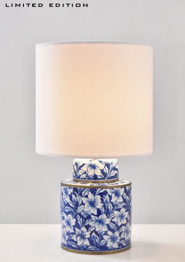 piment-rouge-lighting-manufacturer-limited-edition-flower-blue-on-stock