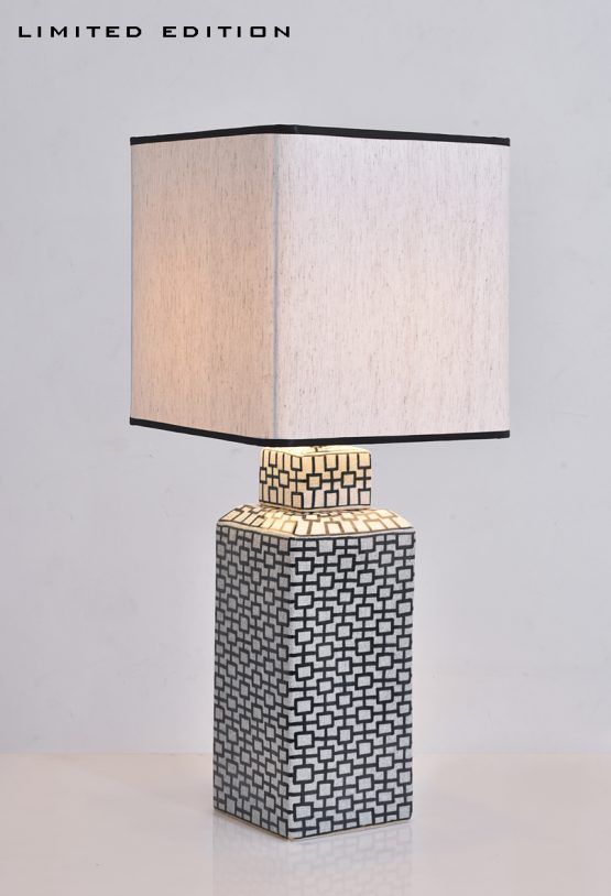 piment-rouge-custom-lighting-manufacturer-square-decorative-table-lamp-light-on-lamp