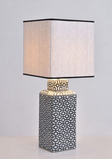 piment-rouge-lighting-manufacturer-square-3-table-lamp-image