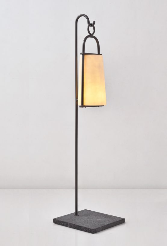 piment-rouge-custom-lighting-manufacturer-royal-lantern-lamp